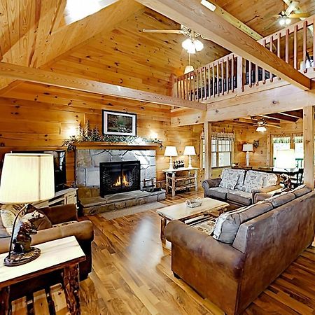 Mountain Lion'S Tales Villa Gatlinburg Exterior foto