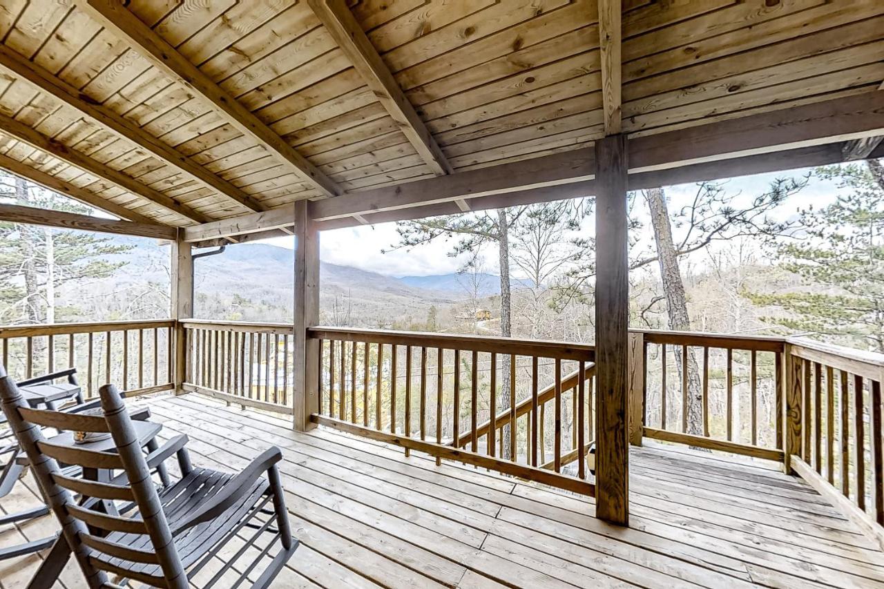 Mountain Lion'S Tales Villa Gatlinburg Exterior foto