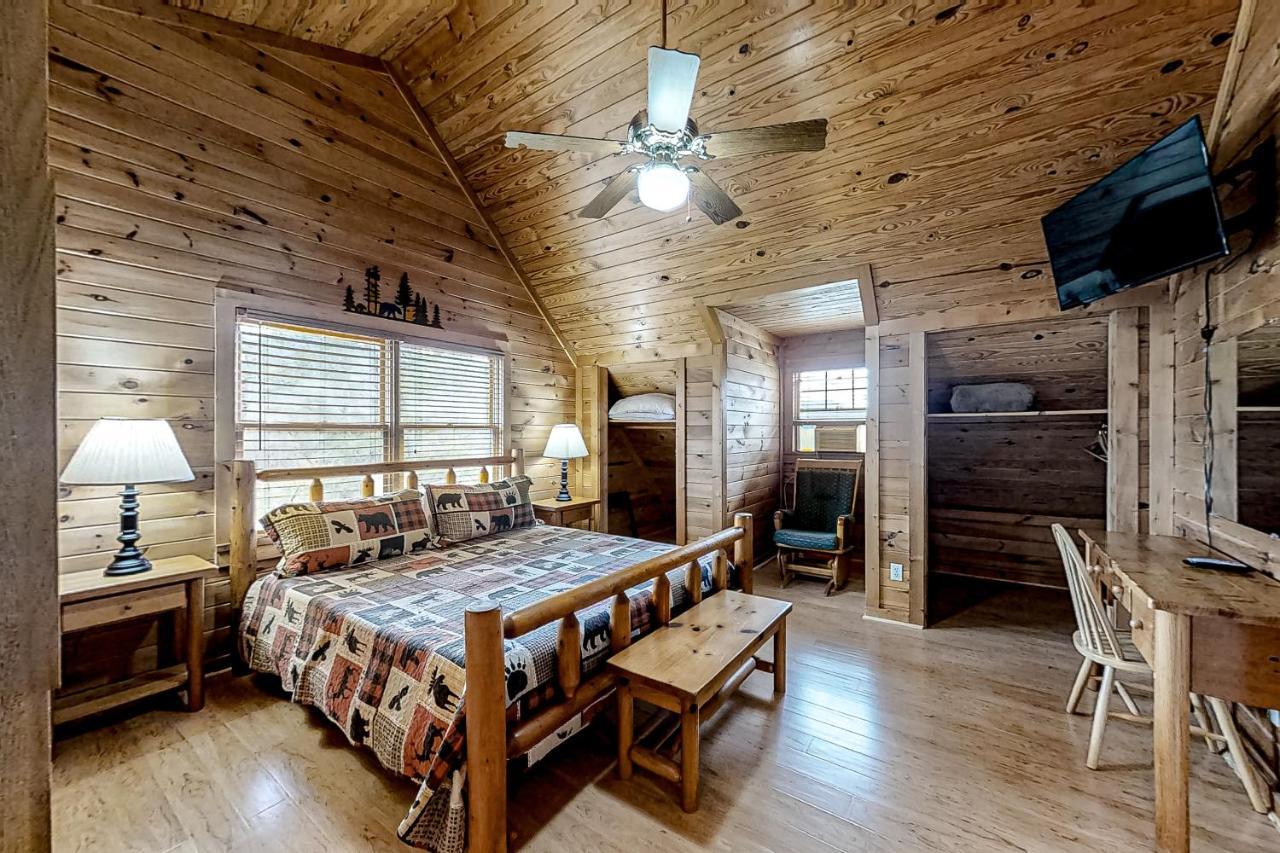 Mountain Lion'S Tales Villa Gatlinburg Exterior foto